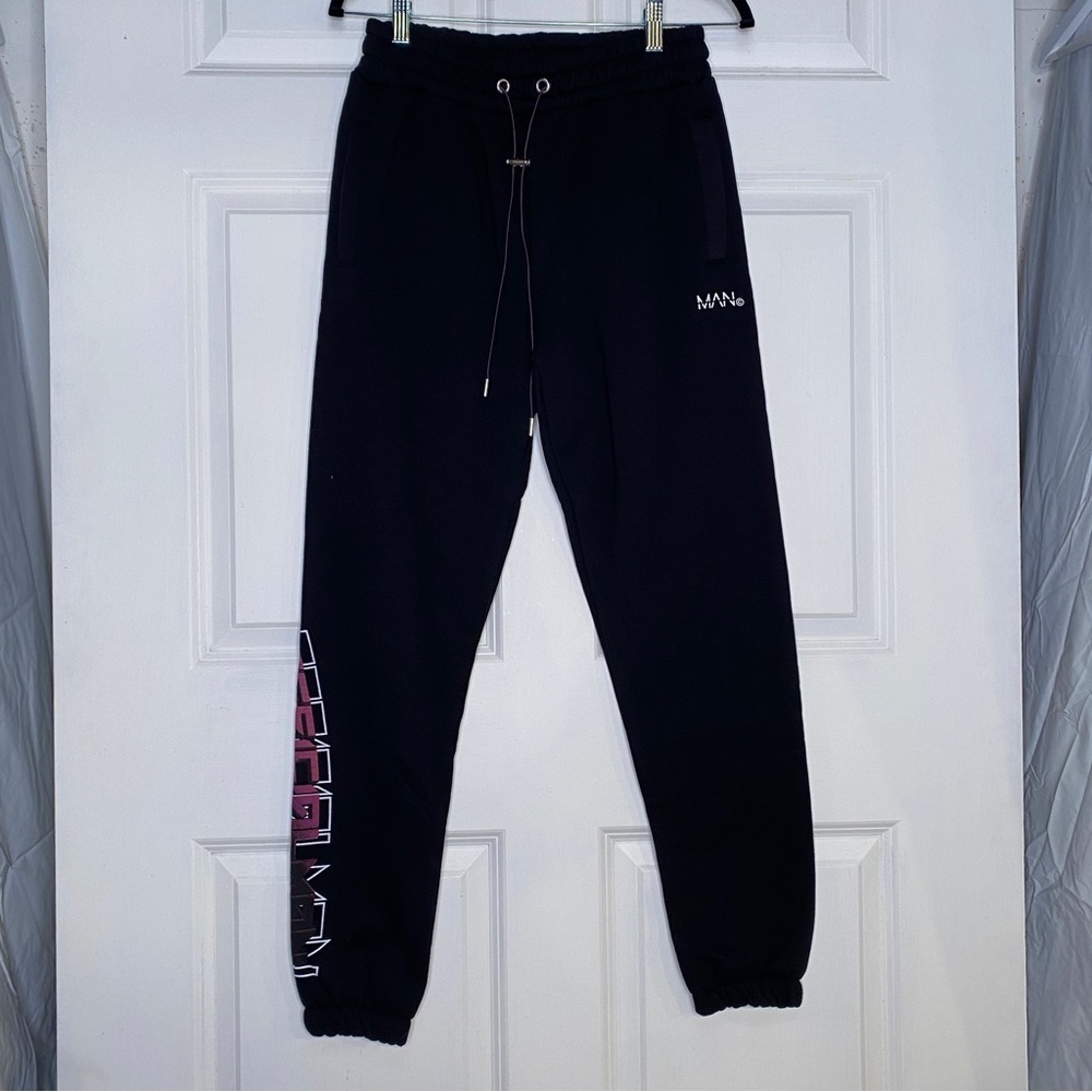 BooHoo Man Official MAN Print Bungee Cord Joggers Black NWT Size Small